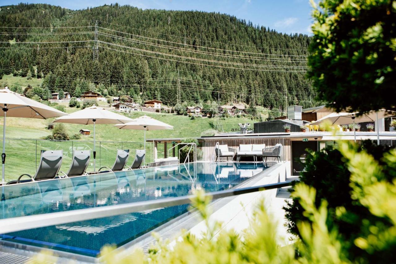 Hotel Arlmont 4 Stern Superior Sankt Anton am Arlberg Bagian luar foto