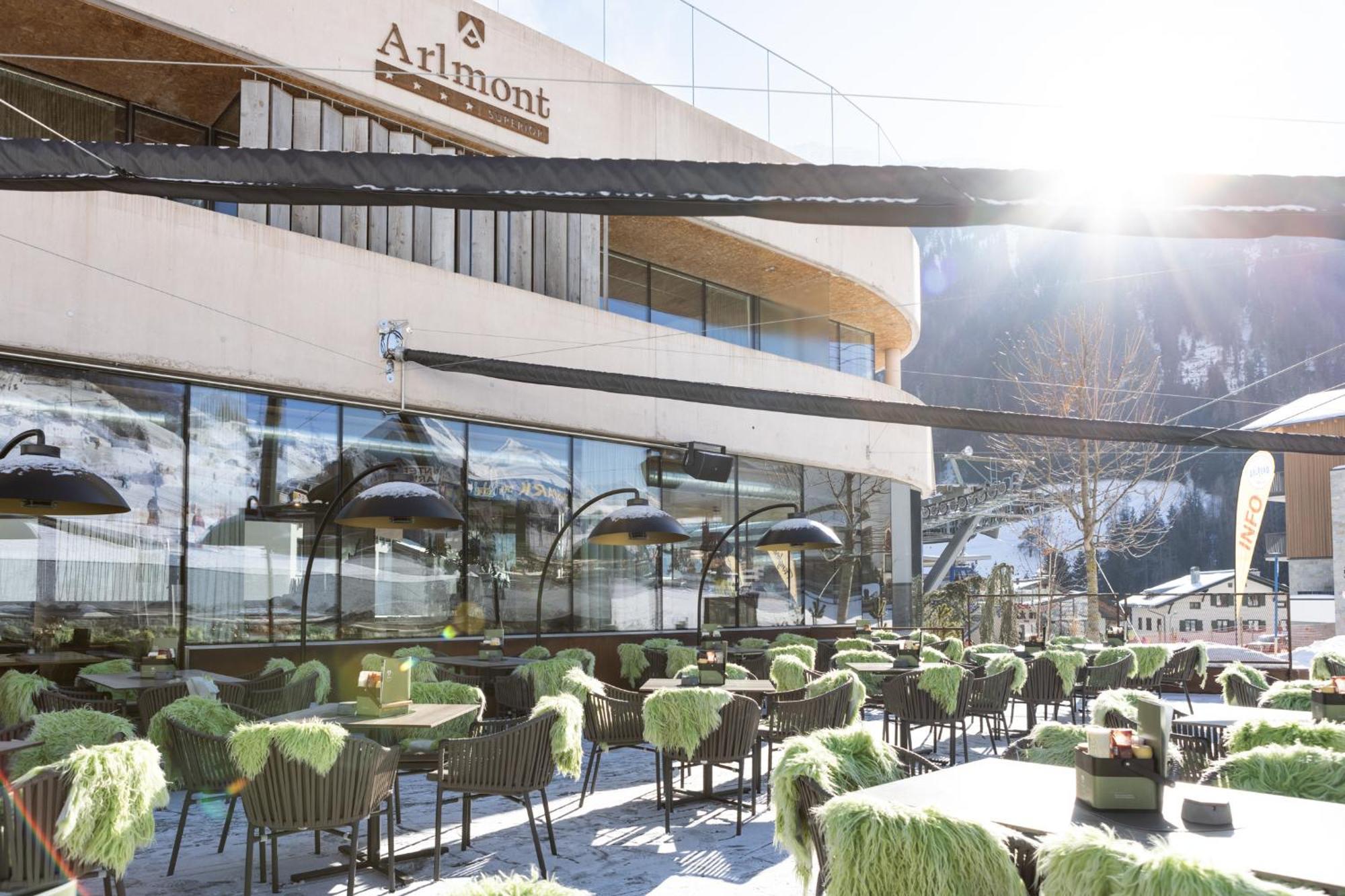 Hotel Arlmont 4 Stern Superior Sankt Anton am Arlberg Bagian luar foto
